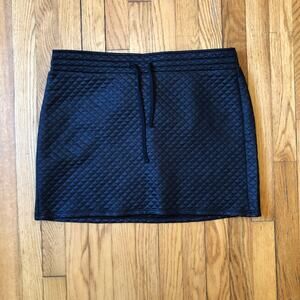 Fabletics EUC Women's Fabletics Manila Coated Black Quilted Mini Skirt Size L